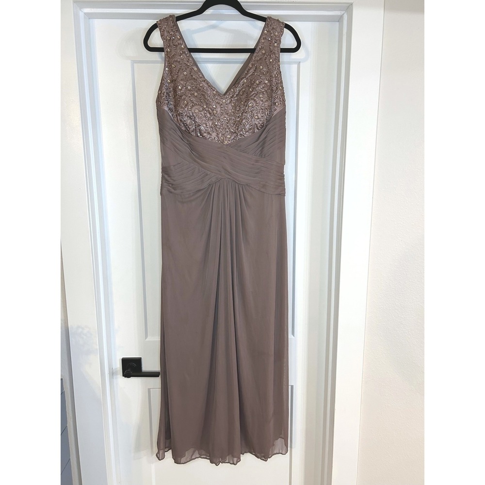 NEW Ignite Evenings Carol Lin Cafe Brown Beaded Ruched Chiffon Gown Dress 12
